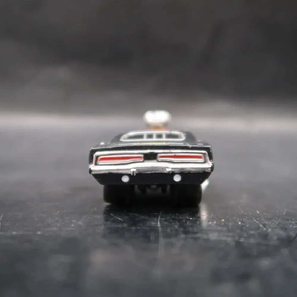 Motorsports Authentics Muscle Machines Juan Pollo Montoya Diecast Car 2008
